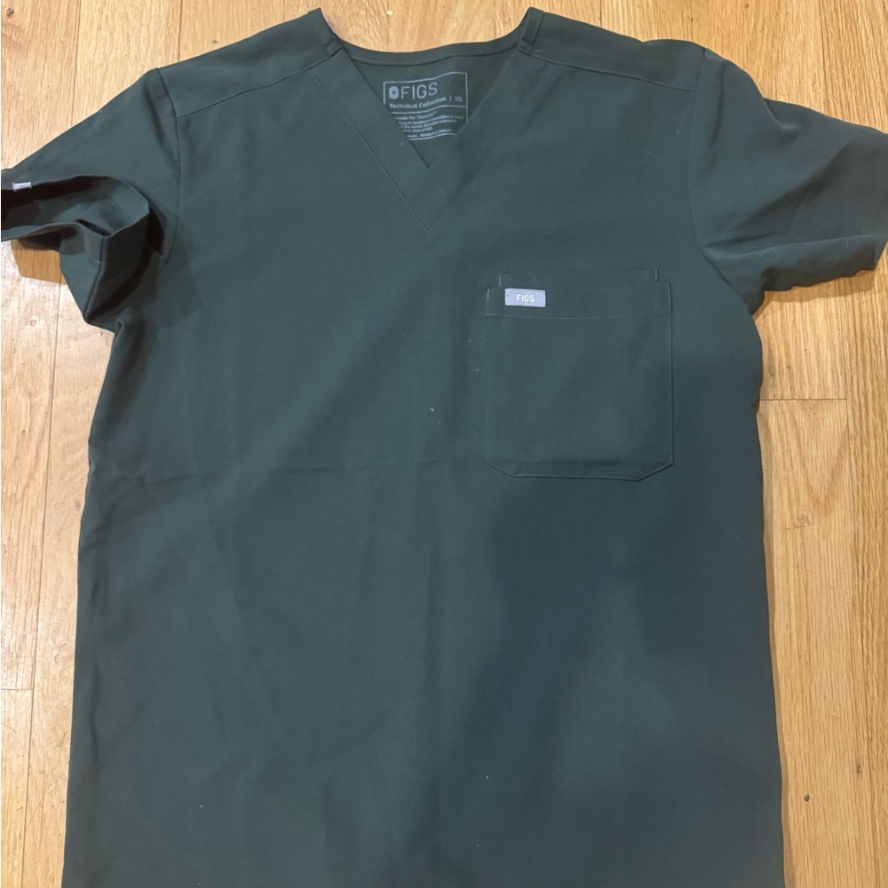 FIGS Men's Green Scrub Top- XS